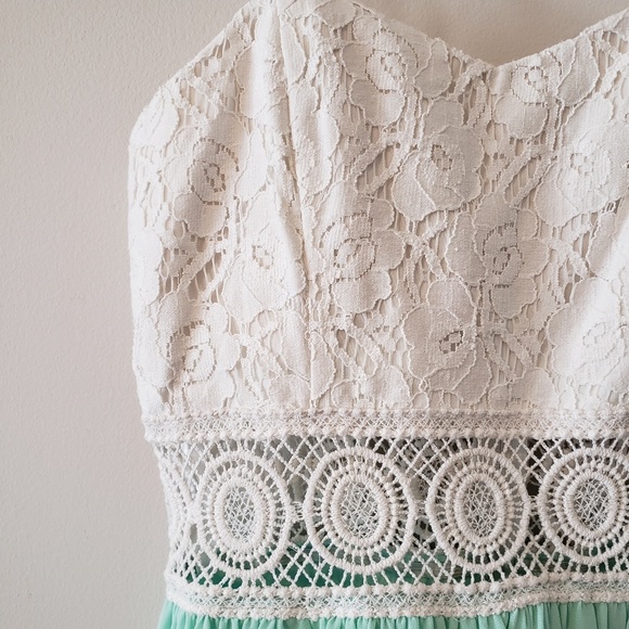 A. Byer spring dress - Picture 2 of 8